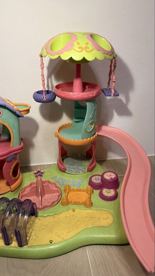 FS FT Lps Littlest pet shop playset! (Category: Kids Toys) located in Quezon City. Submitted by tripletales (Listing ID 1470065683, Image 3). Description: -WYSIWYG!! -slight negooo -js dm ur trade offers! No specific isoo.