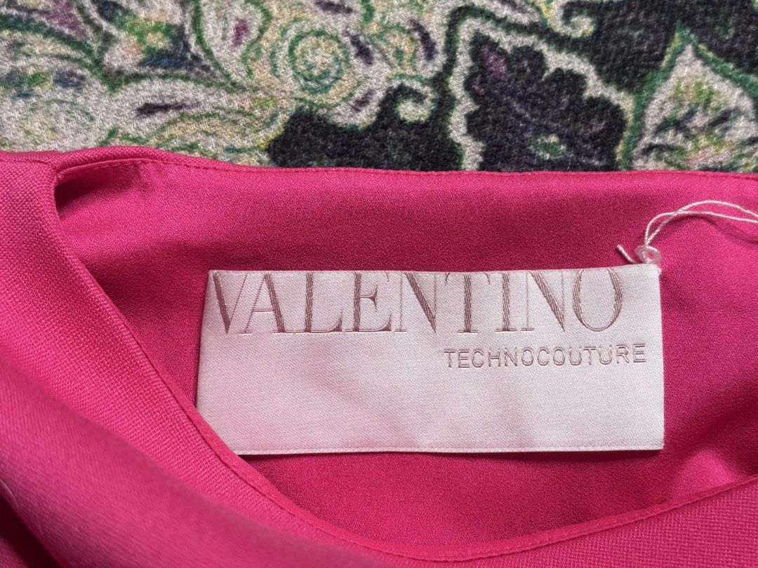 Fuchsia Valentino Dress (Category: Dresses) located in Valenzuela. Submitted by telagram (Listing ID 1470058500, Image 3). Description: .