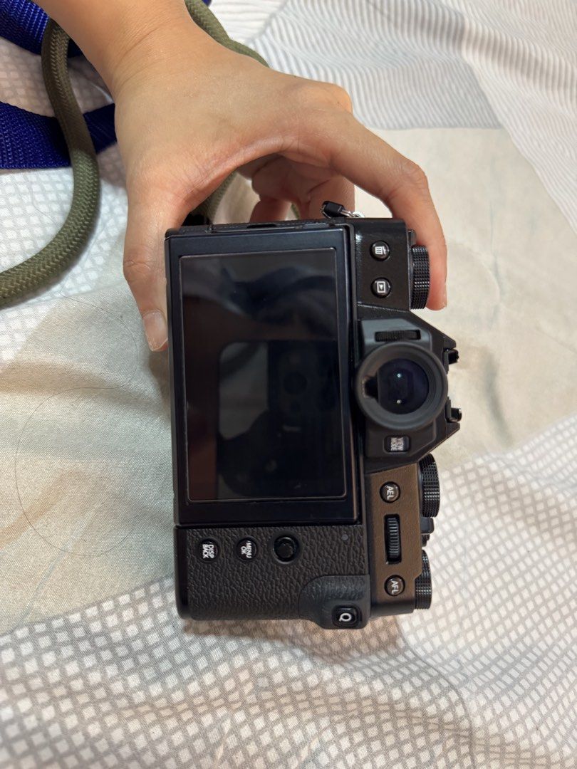 Fujifilm X-T30 Mark II (Category: Cameras) located in General Santos City (Dadiangas). Submitted by onadownwardspiral (Listing ID 1470088402, Image 3). Description: 📸 FOR SALE: Fujifilm X-T30 II 📍 Location: Davao City Inclusions: * Fujifilm X-T30 II camera * 1 original Fujifilm battery * 1 aftermarket battery * Aftermarket charger Condition: * Good working condition * Minimal scratches at the base of the camera (will send actual photos/videos u