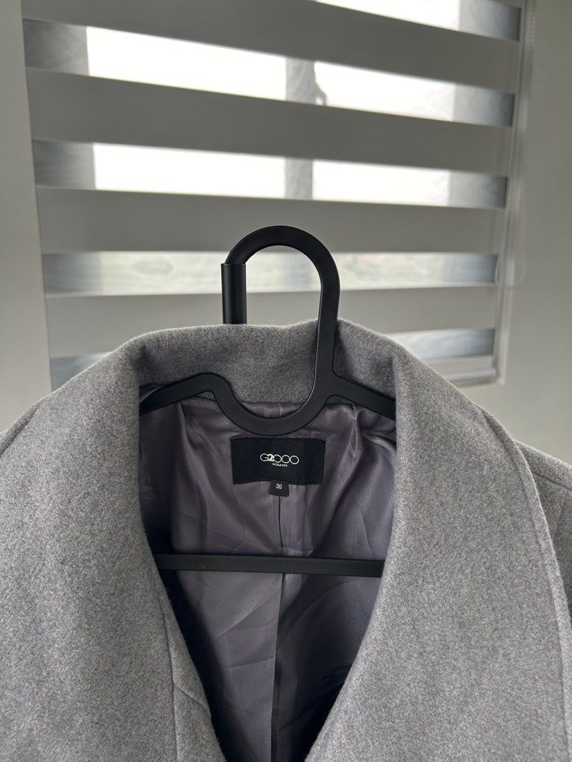 G2000 Grey Wool Coat (CS) (Category: Coats, Jackets and Outerwear) located in Dasmarinas. Submitted by sfclosetcleanup (Listing ID 1469991848, Image 3). Description: 15 x 26.