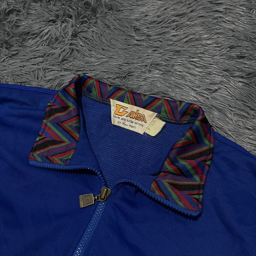 Ganba (Category: Coats, Jackets and Outerwear) located in Batangas. Submitted by jaylord_g (Listing ID 1470130857, Image 3). Description: VINTAGE 90S GANBA QUATER ZIP GEOMETRIC TRIM TRACK JACKET Price: 250+Shipping Fee ⛔Condition: 9.5/10 📏Dimes: 25x25 👕Size: Large 🎨Color Rate: 9.5/10 ❌Issue: None 📍:Batangas City.