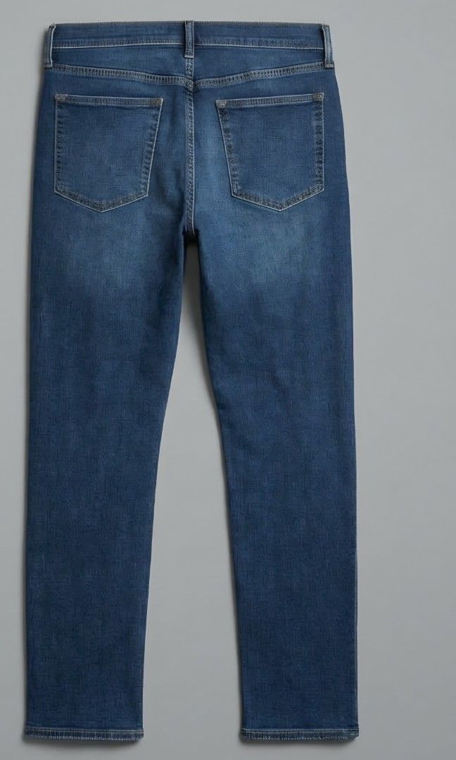 Gap Denim Slim Jeans 32x30 - Medium Wash Blue - Authentic (Category: Jeans) located in Cainta. Submitted by yugenken (Listing ID 1470126074, Image 2). Description: For Sale: GAP Slim Jeans - Men's ✅ Brand: Gap Denim Slim - Est. 1969 ✅ Size: 32x30 (W32 L30) - True to size ✅ Wash: Medium Blue / Light Vintage Fade ✅ Cut: Slim Fit, Straight Leg, 5-pocket Tape Measured: Size: 32in waist Inseam: 29in Outseam: 39in Thigh: 10in Leg Opening: 6in Condition