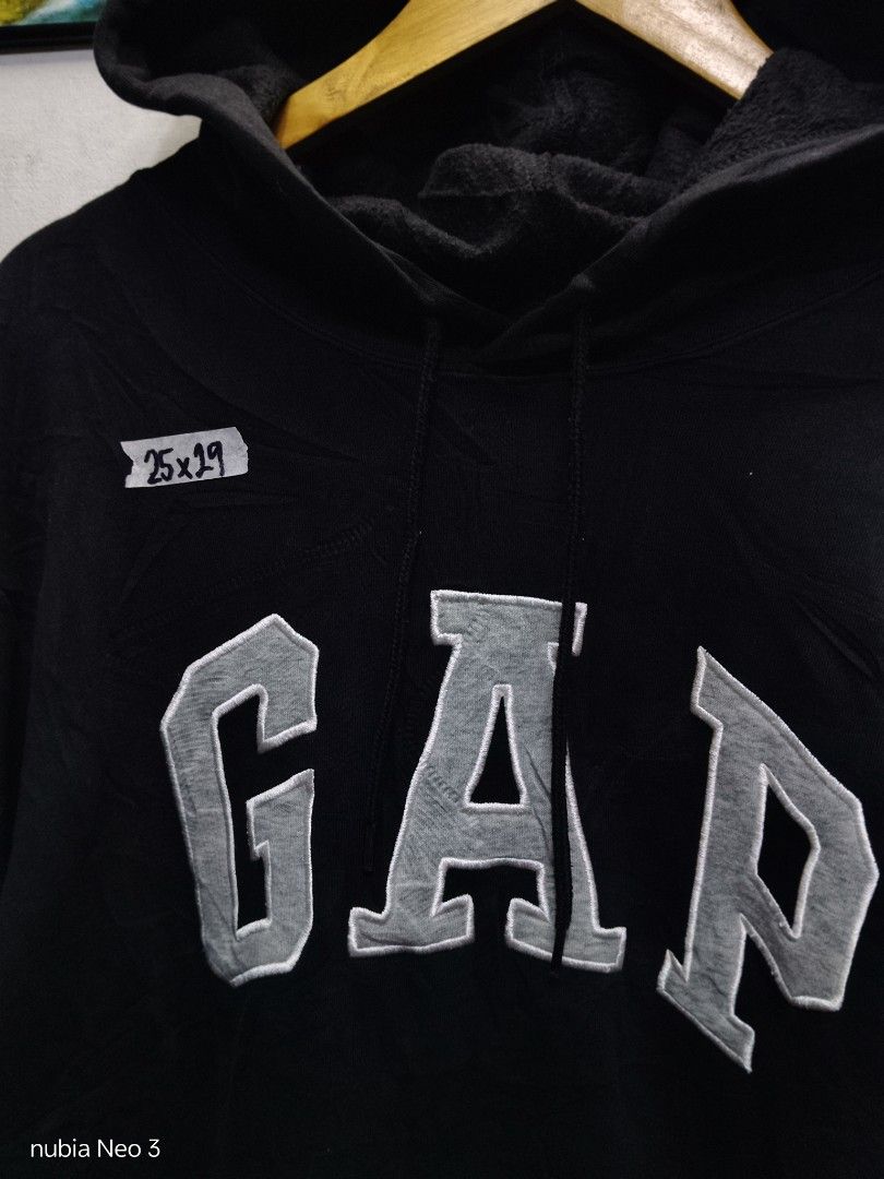 gap hoodie (Category: Hoodies) located in Valenzuela. Submitted by joshwrldselection (Listing ID 1470140295, Image 2). Description: xl - xxl excellent condition need wash only / fine lints inside thrift..