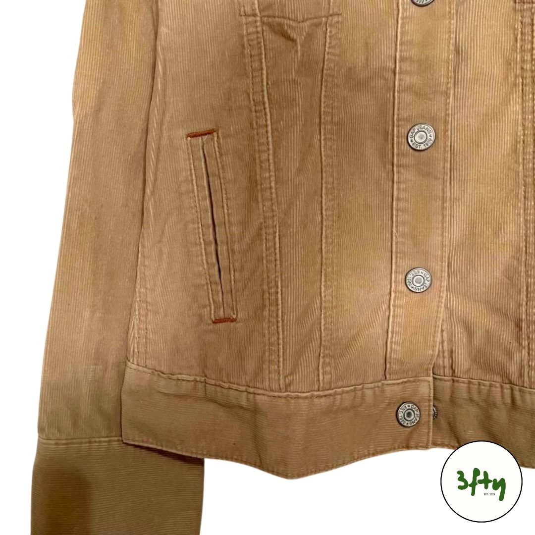 GAP Stretch Corduroy Jacket (Category: Coats, Jackets and Outerwear) located in Baguio. Submitted by 3ftypieces (Listing ID 1470013032, Image 3). Description: Mode of payment: GCash/Bank Transfer Mode of delivery: J&T Express (shouldered by buyer) Meet ups/drop off within Baguio City proper only. Feel free to dm for inquiries, thank you!!.