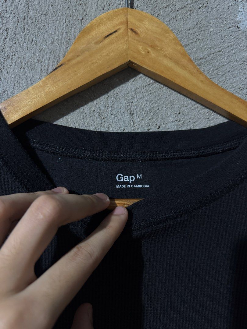 GAP Thermal Long-sleeves (Category: Coats, Jackets and Outerwear) located in Pasay City. Submitted by niel304 (Listing ID 1470104728, Image 3). Description: Condition: 9.5/10 Dimensions: 19x28 Size on tag: Medium Issues: none.