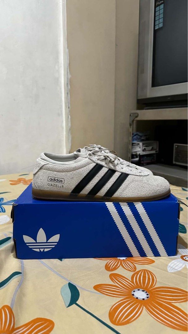 GAZELLE SHOES (Category: Casual Shoes) located in Manila. Submitted by urban.vintage (Listing ID 1470065932, Image 3). Description: ISSUE: NONE (BRAND NEW) MOP :GCASH (NO COD) SHIP VIA: LALAMOVE & J&T LOCATION: PASIG CITY SIZE : 10 US.