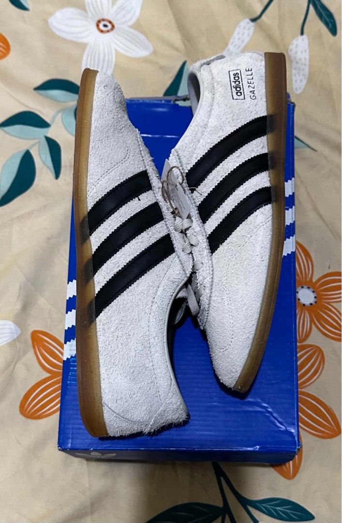 GAZELLE SHOES (Category: Casual Shoes) located in Manila. Submitted by urban.vintage (Listing ID 1470065932, Image 2). Description: ISSUE: NONE (BRAND NEW) MOP :GCASH (NO COD) SHIP VIA: LALAMOVE & J&T LOCATION: PASIG CITY SIZE : 10 US.