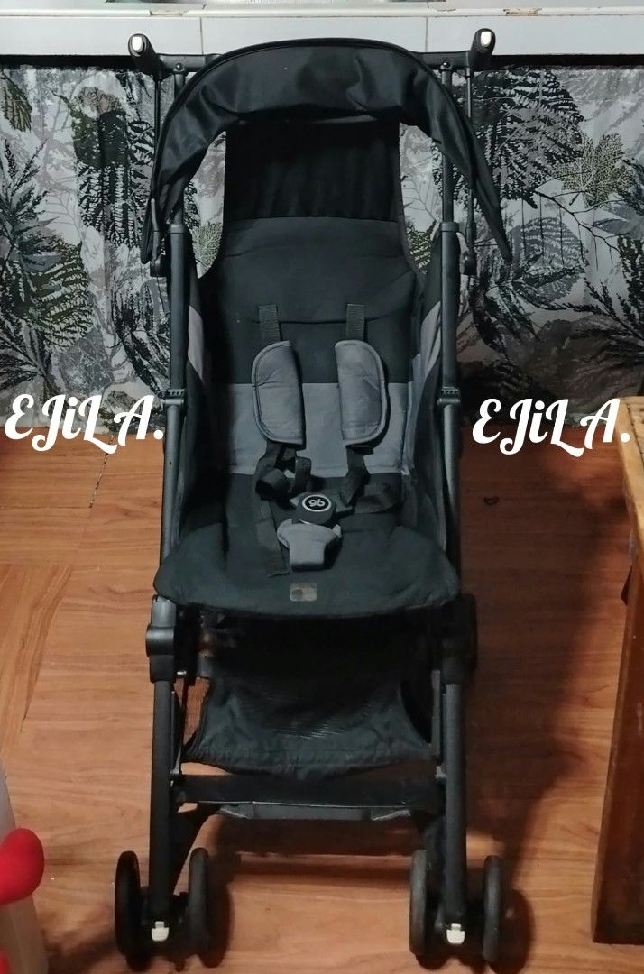 gb pockit all terrain - Black Compact Foldable Baby Stroller (Category: Strollers) located in Las Pinas. Submitted by liveflower_ab46a2 (Listing ID 1470050798, Image 2). Description: - Brand: gb pockit all terrain - Color: Black - Type: Compact foldable baby stroller - Lightweight frame with canopy sunshade and secure harness straps - Ultra-compact fold for easy travel and storage - Smooth-rolling wheels for a comfortable ride - Includes undersea