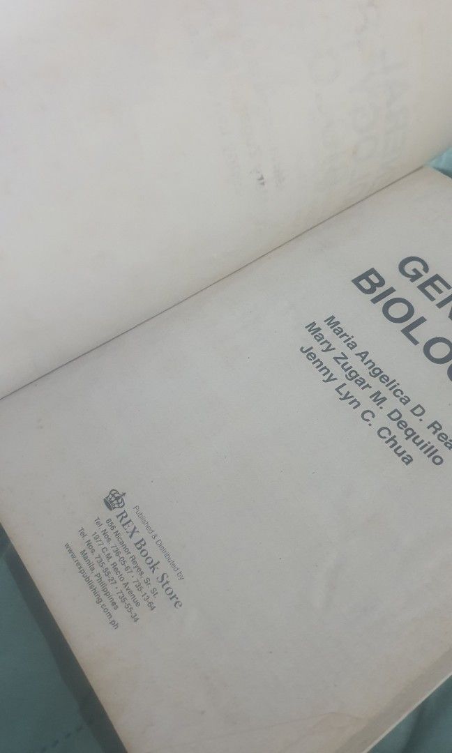 General Biology Books (Category: Textbooks) located in Tarlac. Submitted by gunz__ (Listing ID 1470008196, Image 3). Description: Used condition 300 each, 500 for both ₱500 + shipping fee (shipped via J&T) MOP: Gcash PM if interested.