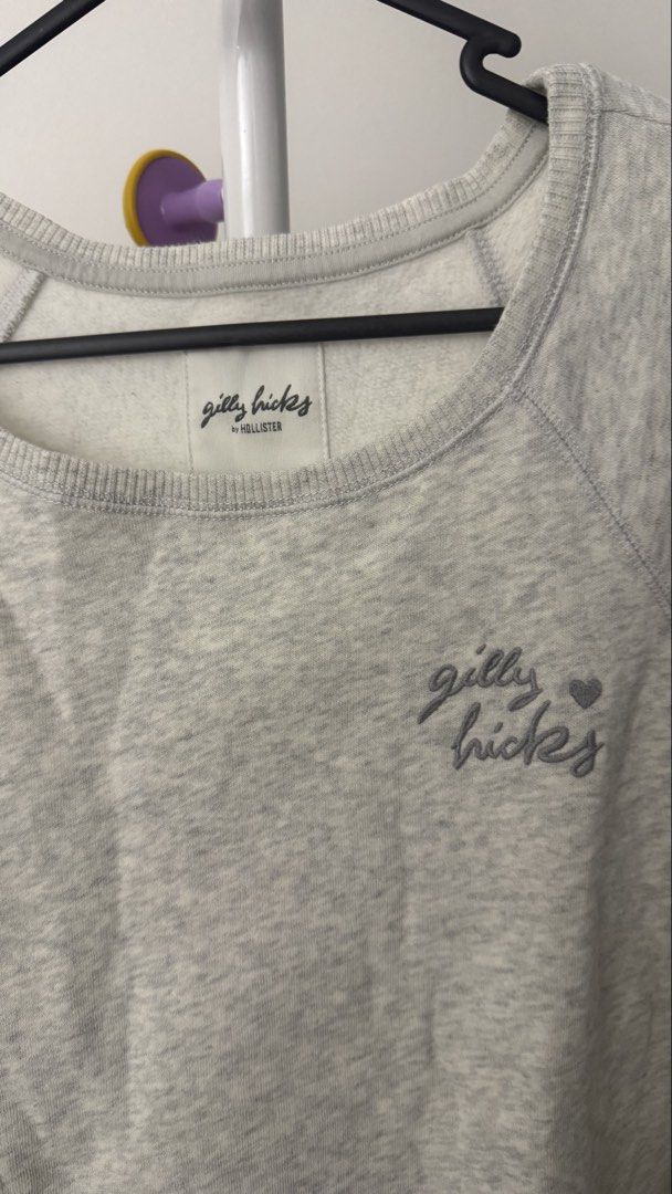 Gilly Hicks by Hollister Grey Sweatshirt (Category: Coats, Jackets and Outerwear) located in Makati City. Submitted by andrae.thomas (Listing ID 1470014136, Image 3). Description: - Gilly Hicks by Hollister grey marl sweatshirt with long sleeves and ribbed cuffs. - Size: Medium - Once worn MAKATI AREA Meet Up: TAFT, Dlsu, CSB, Cash and Carry Fixed price.