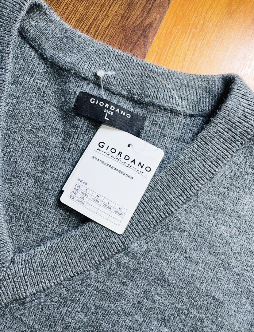 Giordano Large Mens Vest Gray (Category: Tshirts & Polo Shirts ) located in Quezon City. Submitted by akieo (Listing ID 1470125075, Image 2). Description: Giordano vest brand new mens Imported from HK Size Large Color gray Price 1k only‼️ Qc Shipping available .