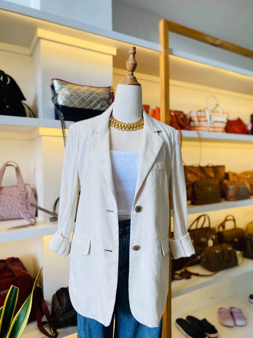 GIORDANO LINEN BLAZER (Category: Coats, Jackets and Outerwear) located in Baguio. Submitted by asna_taku (Listing ID 1470040615, Image 3). Description: GIORDANO LINEN BLAZER S-M ₱980.