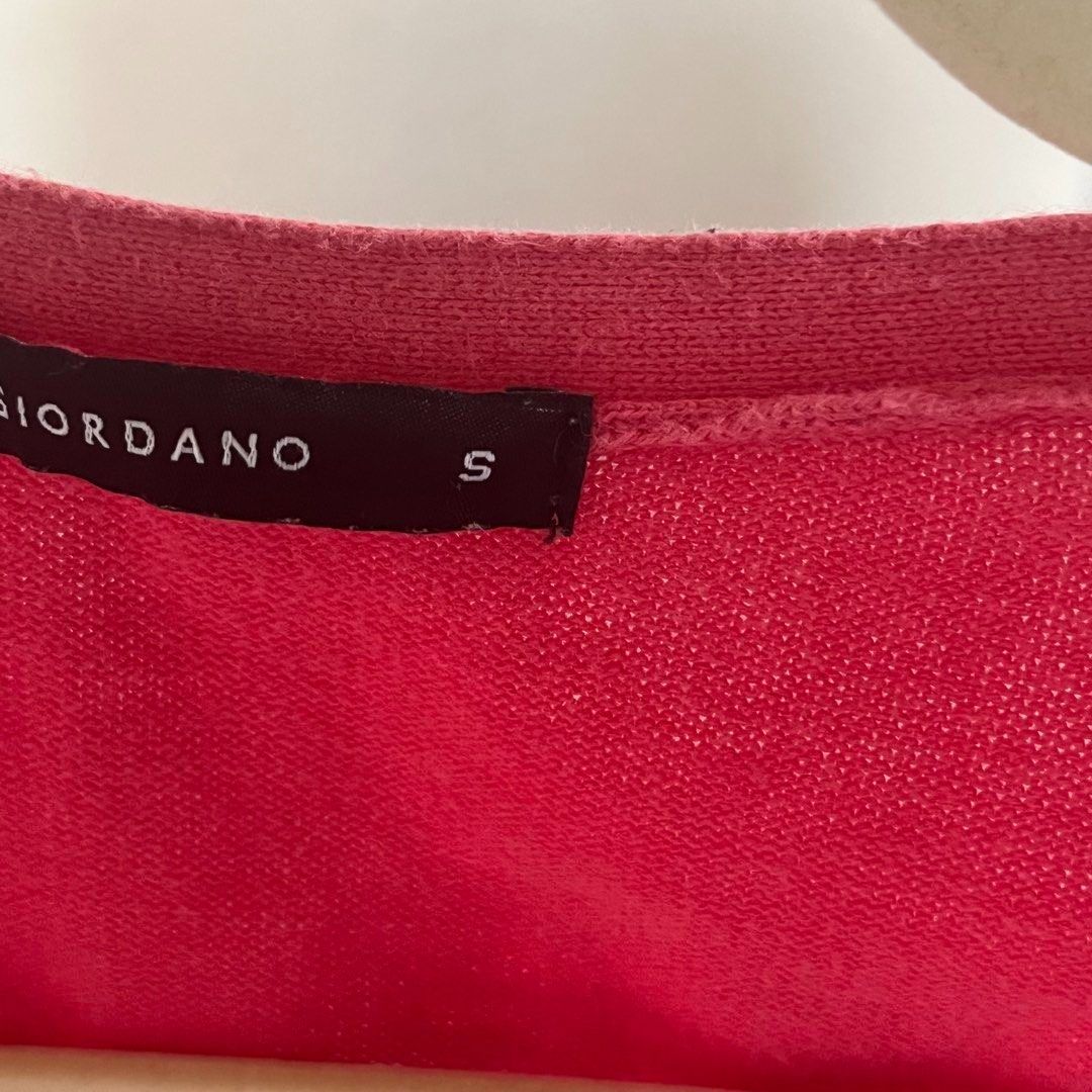 Giordano Pink Cardigan (Category: Coats, Jackets and Outerwear) located in Legazpi City. Submitted by hushedcry (Listing ID 1470111844, Image 2). Description: — Brand New, no flaws ! — hq material 🤍 100% cotton — fits S-M 💌 mop: gcash/bank transfer 📬 shipping via j&t express (sf c/o buyer) for inquiries, dont hesitate to send me a msg! 🩷.