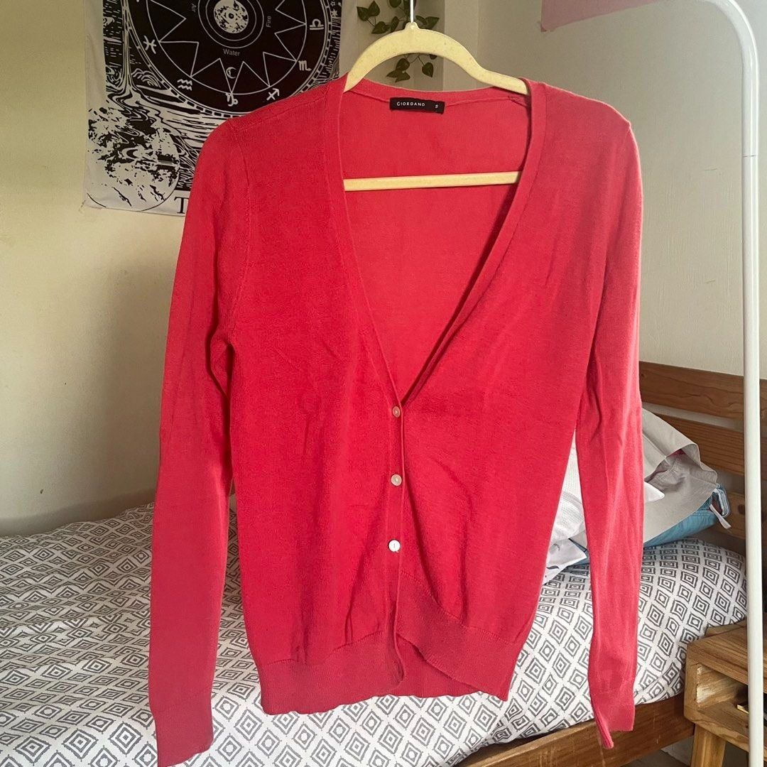 Giordano Pink Cardigan (Category: Coats, Jackets and Outerwear) located in Legazpi City. Submitted by hushedcry (Listing ID 1470111844, Image 3). Description: — Brand New, no flaws ! — hq material 🤍 100% cotton — fits S-M 💌 mop: gcash/bank transfer 📬 shipping via j&t express (sf c/o buyer) for inquiries, dont hesitate to send me a msg! 🩷.