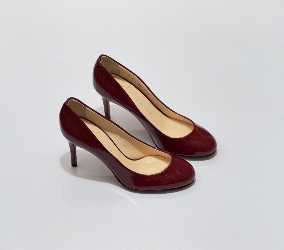Giuseppe zanoti (Category: Heels) located in Quezon City. Submitted by byuklph (Listing ID 1470128853, Image 3). Description: Authentic 💯size37/24cm🦋 Excellent condition No inclusion .