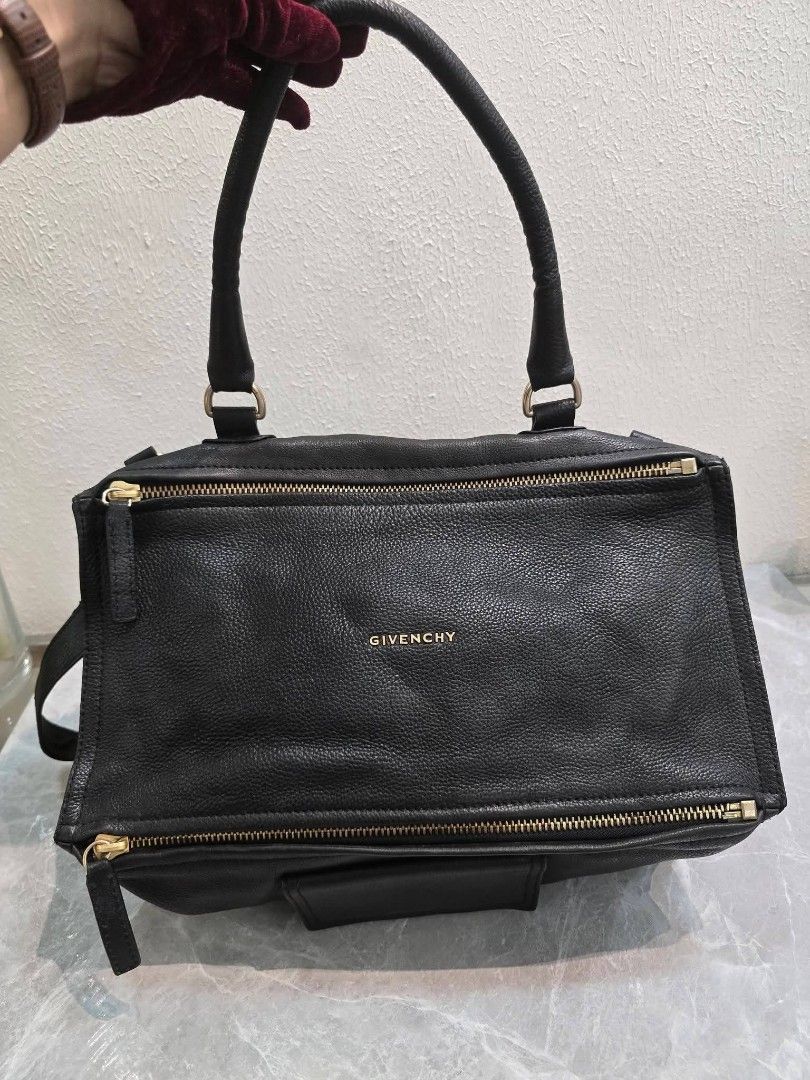 Givenchy Pandora Goatskin Leather Bag Authentic💯💯 (Category: Shoulder Bags) located in Davao. Submitted by SecondhandItems97 (Listing ID 1470032858, Image 1). Description: Large size Includes generic dustbag💯.