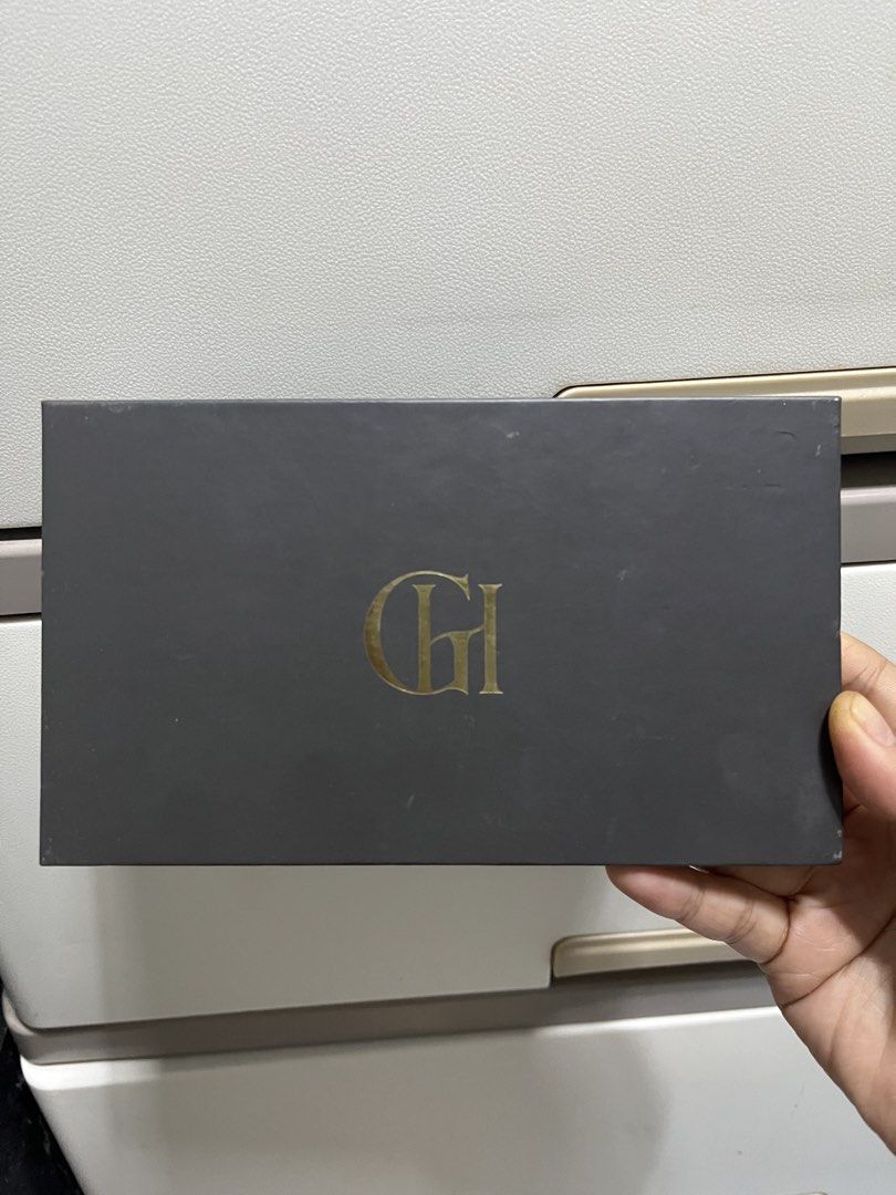 Glam Hour Palette (Category: Makeup) located in Mandaue City. Submitted by writeaholic (Listing ID 1470085841, Image 2). Description: RFS: Decluttering What you see is what you get po.