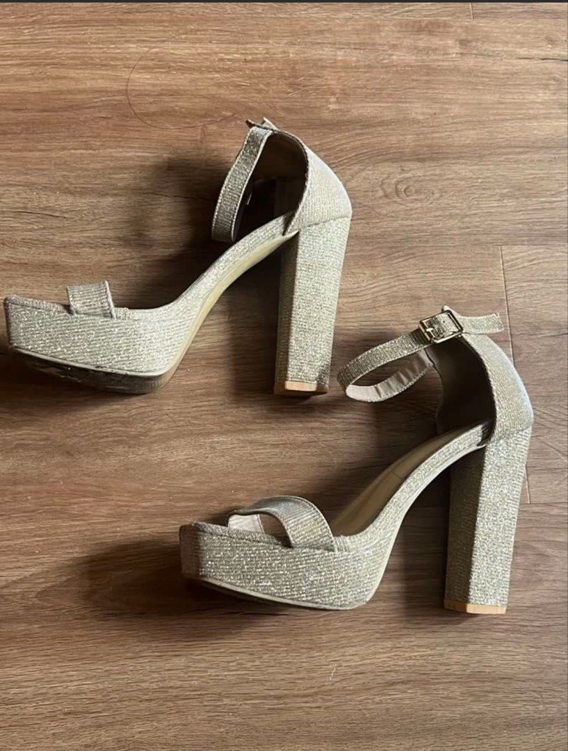 Glittery Shining Champagne Gold Platform Heels Dance Model Pageant (Category: Heels) located in Quezon City. Submitted by pinkvanilla.milkshake (Listing ID 1469965232, Image 1). Description: Needs cleaning but it’s sturdy and in good condition Rfs: Quit working as champagne dancer, I can’t use it for other occasion..