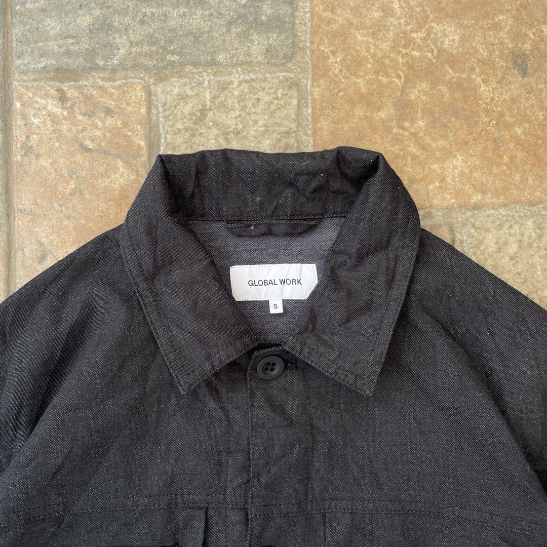 Global Work Dark Grey Stretch Denim Trucker Jacket (Category: Coats, Jackets and Outerwear) located in Pasig City. Submitted by icie_finds (Listing ID 1469991771, Image 3). Description: Global Work Dark Grey Stretch Denim Trucker Jacket Size: Small (S) DIMES / Measurements: - W 22.5 - L 24.5 Condition: Excellent pre-owned condition (Clean weave, no flaws) Price: ₱1,500 Details & Features: - Authentic Japanese streetwear brand Global Work main nec