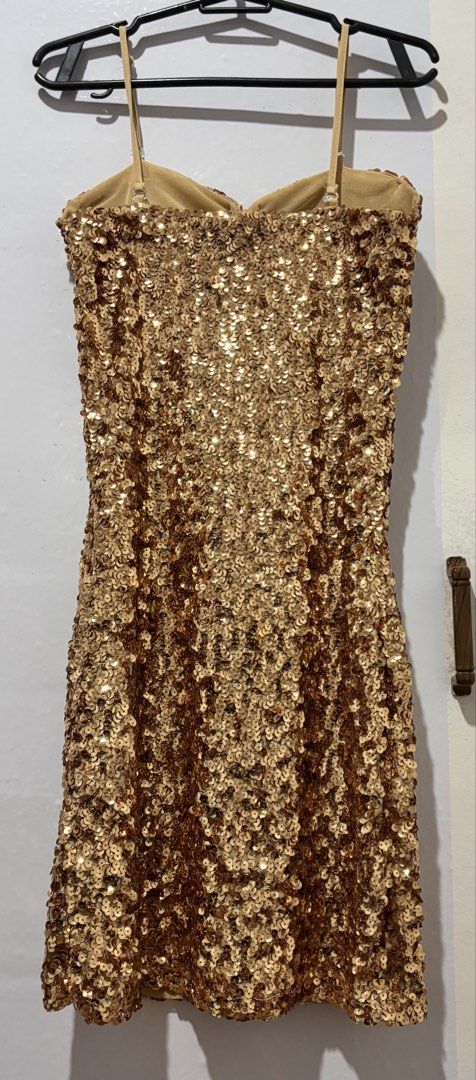 Gold Sequin Dress (Category: Dresses) located in Manila. Submitted by pasig_jb (Listing ID 1470091618, Image 2). Description: Used once only. Straps can be detached .