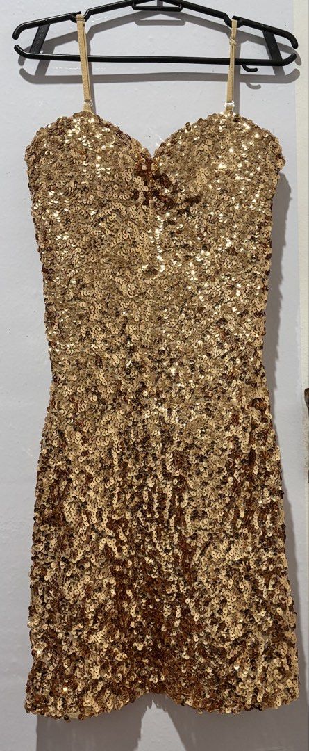 Gold Sequin Dress (Category: Dresses) located in Manila. Submitted by pasig_jb (Listing ID 1470091618, Image 1). Description: Used once only. Straps can be detached .