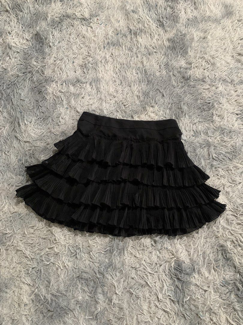 gothic skirt (Category: Skirts) located in Antequera. Submitted by litsthrift (Listing ID 1469954559, Image 1). Description: .
