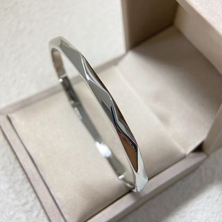 （分類：）位於 。 由 rareeagle_a173b7 提交（商品編號 1469988678，圖片 1）。簡介： 。