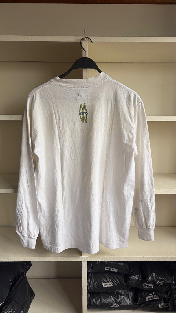 Graphic Longsleeve (Category: Coats, Jackets and Outerwear) located in Manila. Submitted by _revault (Listing ID 1469994672, Image 2). Description: .