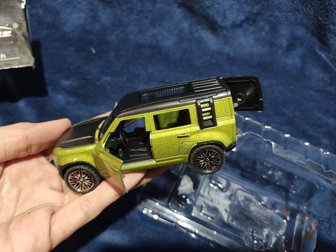 Green Alloy Land Rover Defender Model Car, Toys & Collectibles ...