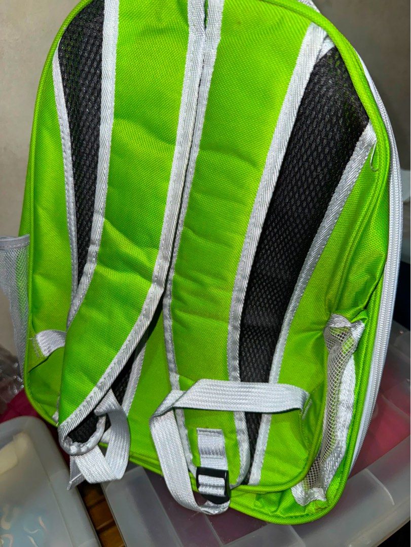 Green Apple Pattern Pet Carrier Backpack Bubble Capsule (Category: Backpacks) located in Mandaluyong City. Submitted by jeyviee (Listing ID 1470044099, Image 3). Description: - Adorable green pet backpack featuring a clear front bubble shell with an apple pattern - Well-ventilated with breathable mesh side pockets and bottom front grommets - Comfortable to wear with padded adjustable shoulder straps and a secure chest clip - Convenient top carry 