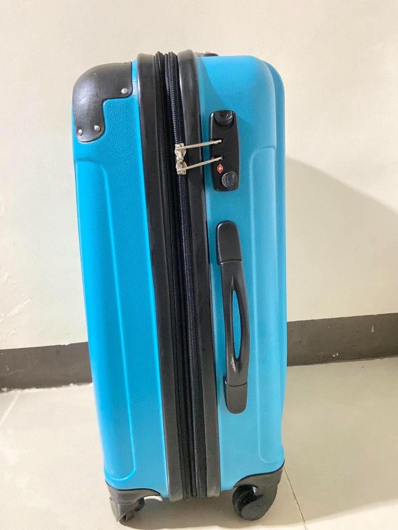 📍GRIFFIN LAND HARDSIDE SPINNER JAPAN📍 (Category: Luggage) located in Valenzuela. Submitted by se_japansurplus (Listing ID 1470112069, Image 3). Description: 📍GRIFFIN LAND HARDSIDE SPINNER JAPAN📍 ⚡⚡SALE 3,900⚡⚡ Japan Imported Medium Size ✨Polycarbonate hardcase ✨Complete Security key Lock Tsa Approved ✨Smooth and silent 360 Rotation Wheels ✨Telescopic Push handle ✨Top and Side carrier Handle ✨Wide space Suitcase ✨With Support Strap and Divider