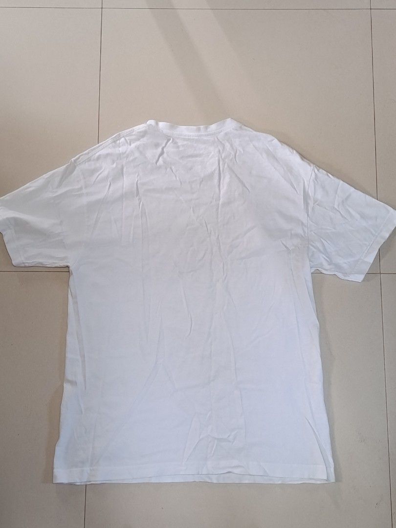 Grizzly Griptape White Tee (Size L) (Category: Activewear) located in Manila. Submitted by xcian (Listing ID 1470044601, Image 2). Description: 🐻 Grizzly Griptape Graphic Tee Size: Large (L) Color: White Condition: 9.5/10.