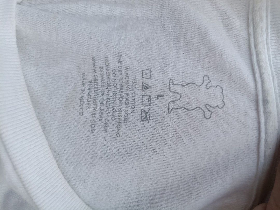 Grizzly Griptape White Tee (Size L) (Category: Activewear) located in Manila. Submitted by xcian (Listing ID 1470044601, Image 3). Description: 🐻 Grizzly Griptape Graphic Tee Size: Large (L) Color: White Condition: 9.5/10.