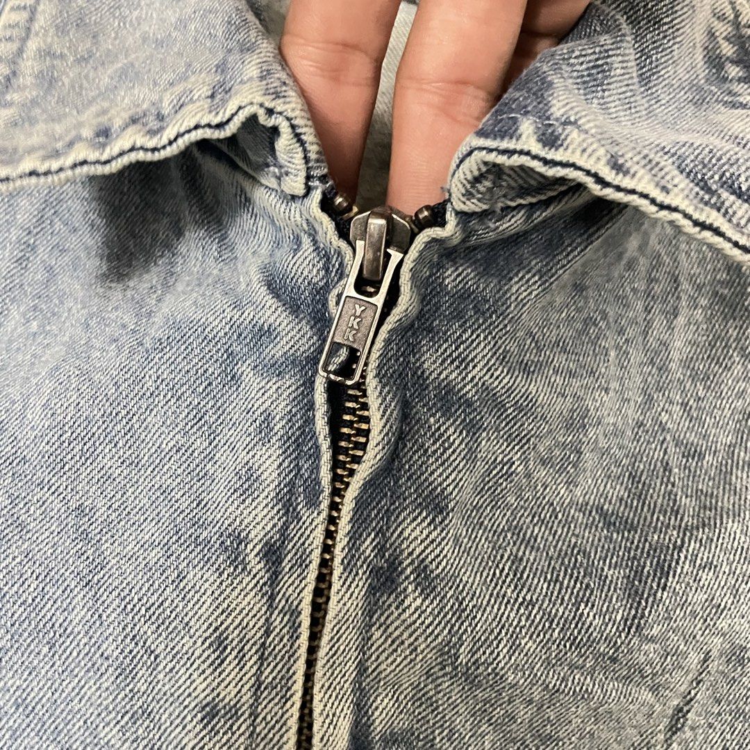 GU Blouson Zip Up Jacket (Category: Activewear) located in Cebu City. Submitted by looted.goods (Listing ID 1470103722, Image 3). Description: 22x25 No issue.