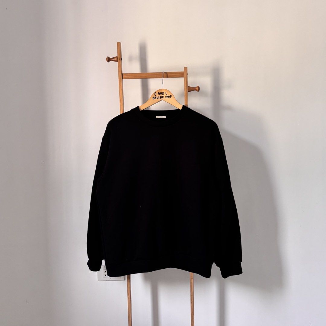GU by UNIQL0 double face big pullover (Category: Formal Shirts) located in Guiguinto. Submitted by candlonlineshop (Listing ID 1470113794, Image 2). Description: ✨FIRST TO PAY BASIS✨ GU by UNIQL0 double face big pullover Size: medium Condition: 9.5/10 Width: 22.5” Length: 26” Flaw/s: none ₱350 + sf 📍Bulacan 🚚Sh0pee check out (SPX) | J&T express •Items may have minor unnoticed flaws — please manage your expectations as you are dealing with thrif
