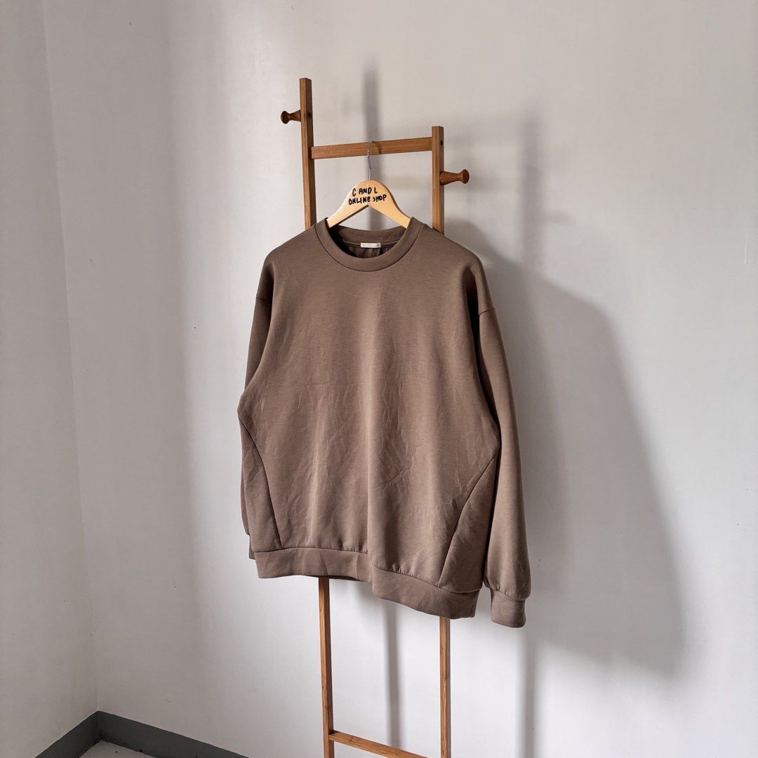 GU by UNIQL0 milan ribbed crew neck (Category: Formal Shirts) located in Guiguinto. Submitted by candlonlineshop (Listing ID 1470112739, Image 3). Description: ✨FIRST TO PAY BASIS✨ GU by UNIQL0 milan rib crew neck sweater Size: medium Condition: 9.5/10 Width: 22” Length: 26.5” Flaw/s: none ₱350 + sf 📍Bulacan 🚚Sh0pee check out (SPX) | J&T express •Items may have minor unnoticed flaws — please manage your expectations as you are dealing with thri