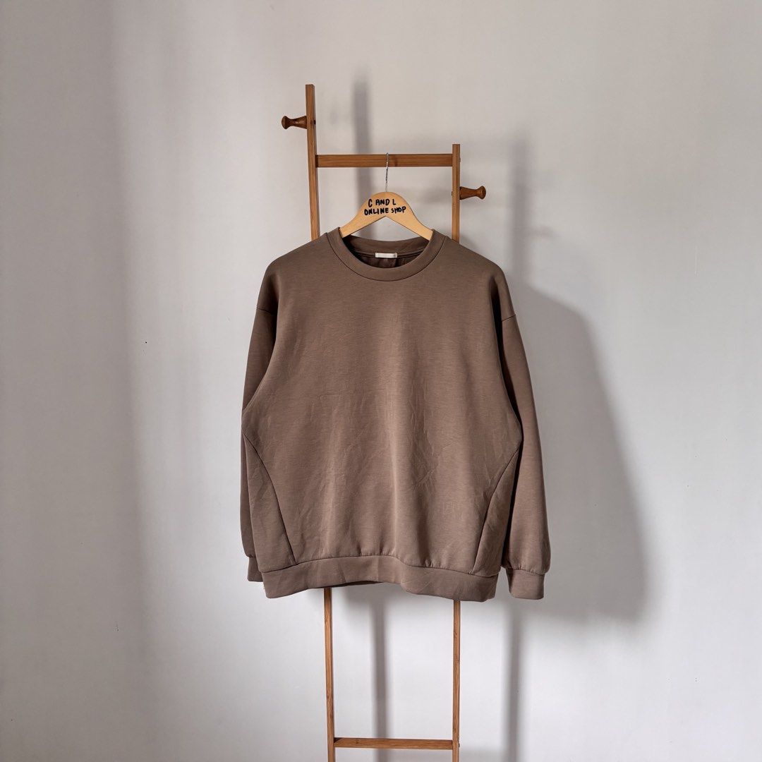 GU by UNIQL0 milan ribbed crew neck (Category: Formal Shirts) located in Guiguinto. Submitted by candlonlineshop (Listing ID 1470112739, Image 2). Description: ✨FIRST TO PAY BASIS✨ GU by UNIQL0 milan rib crew neck sweater Size: medium Condition: 9.5/10 Width: 22” Length: 26.5” Flaw/s: none ₱350 + sf 📍Bulacan 🚚Sh0pee check out (SPX) | J&T express •Items may have minor unnoticed flaws — please manage your expectations as you are dealing with thri