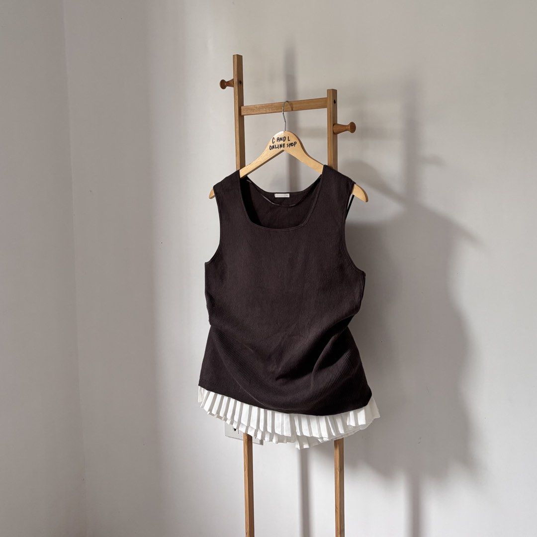 GU by UNIQL0 ribbed knit tank top (Category: Sleeveless) located in Guiguinto. Submitted by candlonlineshop (Listing ID 1470108101, Image 3). Description: ✨FIRST TO PAY BASIS✨ GU by UNIQL0 rib knit tank top Size: XL Condition: 9.5/10 Width: 17.5” Length: 24.5” Flaw/s: none ₱250 + sf 📍Bulacan 🚚Sh0pee check out (SPX) | J&T express •Items may have minor unnoticed flaws — please manage your expectations as you are dealing with thrifted items. •Colo