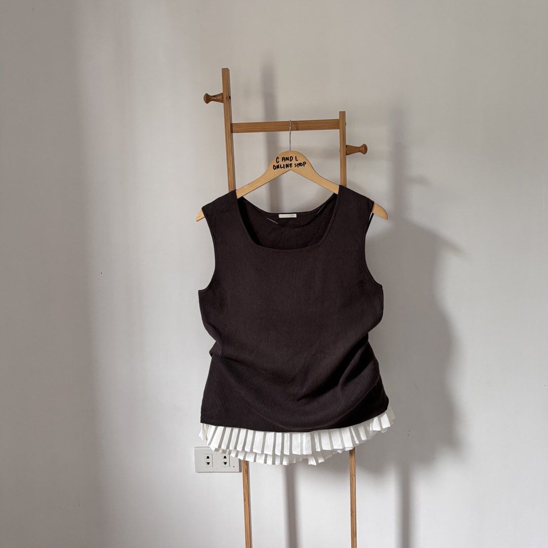 GU by UNIQL0 ribbed knit tank top (Category: Sleeveless) located in Guiguinto. Submitted by candlonlineshop (Listing ID 1470108101, Image 2). Description: ✨FIRST TO PAY BASIS✨ GU by UNIQL0 rib knit tank top Size: XL Condition: 9.5/10 Width: 17.5” Length: 24.5” Flaw/s: none ₱250 + sf 📍Bulacan 🚚Sh0pee check out (SPX) | J&T express •Items may have minor unnoticed flaws — please manage your expectations as you are dealing with thrifted items. •Colo