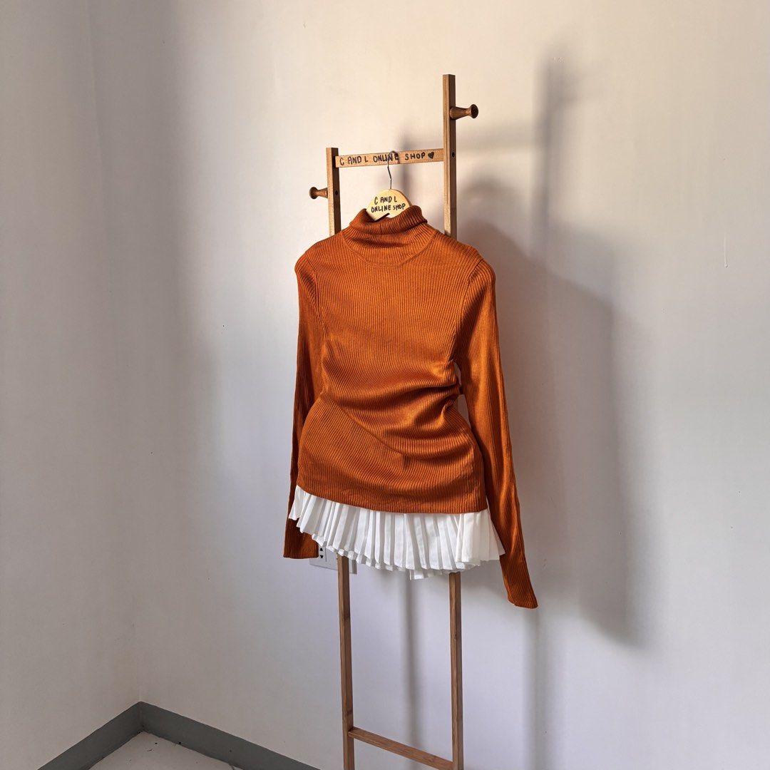 GU by UNIQL0 ribbed turtleneck sweater (Category: Longsleeves) located in Guiguinto. Submitted by candlonlineshop (Listing ID 1470115779, Image 3). Description: ✨FIRST TO PAY BASIS✨ GU by UNIQL0 ribbed turtleneck sweater Size: medium Condition: 9.5/10 Width: 15.5” Length: 24” Flaw/s: none ₱250 + sf 📍Bulacan 🚚Sh0pee check out (SPX) | J&T express •Items may have minor unnoticed flaws — please manage your expectations as you are dealing with thrif