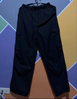 (Category: ) located in . Submitted by moreonuniqlo (Listing ID 1470076273, Image 1). Description: .
