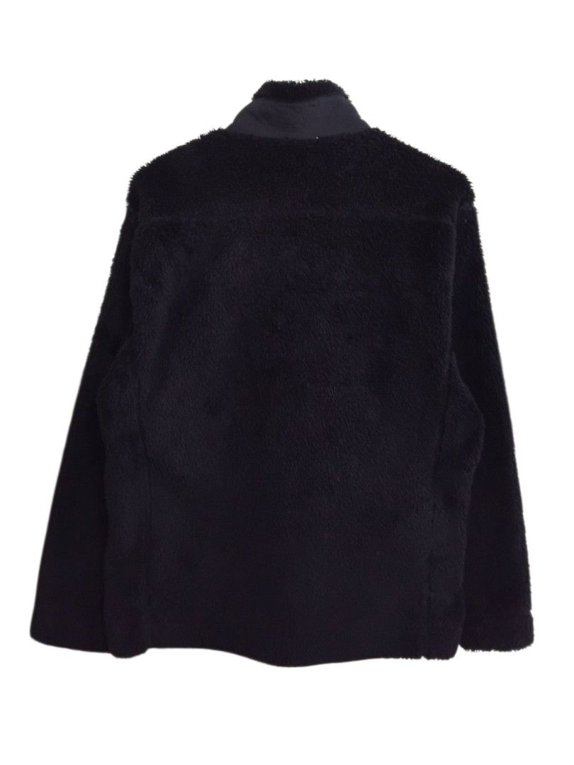GU by UNIQLO Windproof Boa Big Fleece Jacket (Category: Coats, Jackets and Outerwear) located in Pasig City. Submitted by hustlexcurate (Listing ID 1470058562, Image 3). Description: GU by UNIQLO Windproof Boa Big Fleece Jacket Size MEDIUM Dimensions: 22X26.
