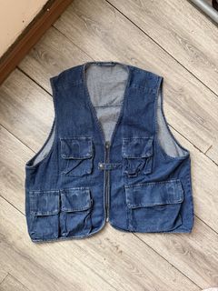 (Category: ) located in . Submitted by thefelicitythriftwear (Listing ID 1469988683, Image 1). Description: .