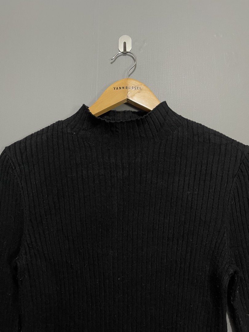 GU Multi-way Knit Long Sleeve (Category: Coats, Jackets and Outerwear) located in Davao. Submitted by yannrussel00 (Listing ID 1469971357, Image 2). Description: 📍𝗟𝗼𝗰𝗮𝘁𝗶𝗼𝗻: 𝗗𝗮𝘃𝗮𝗼 𝗖𝗶𝘁𝘆 📌 𝗜𝘁𝗲𝗺 𝗦𝘁𝗶𝗹𝗹 𝗔𝘃𝗮𝗶𝗹𝗮𝗯𝗹𝗲 𝗥𝗘𝗔𝗗 𝗗𝗘𝗧𝗔𝗜𝗟𝗦 𝗕𝗘𝗟𝗢𝗪 ⬇️ ‼️ Size Medium on tag Dimes W16 x L24 Condition 9.5/10 No issue ₱350 + SF.