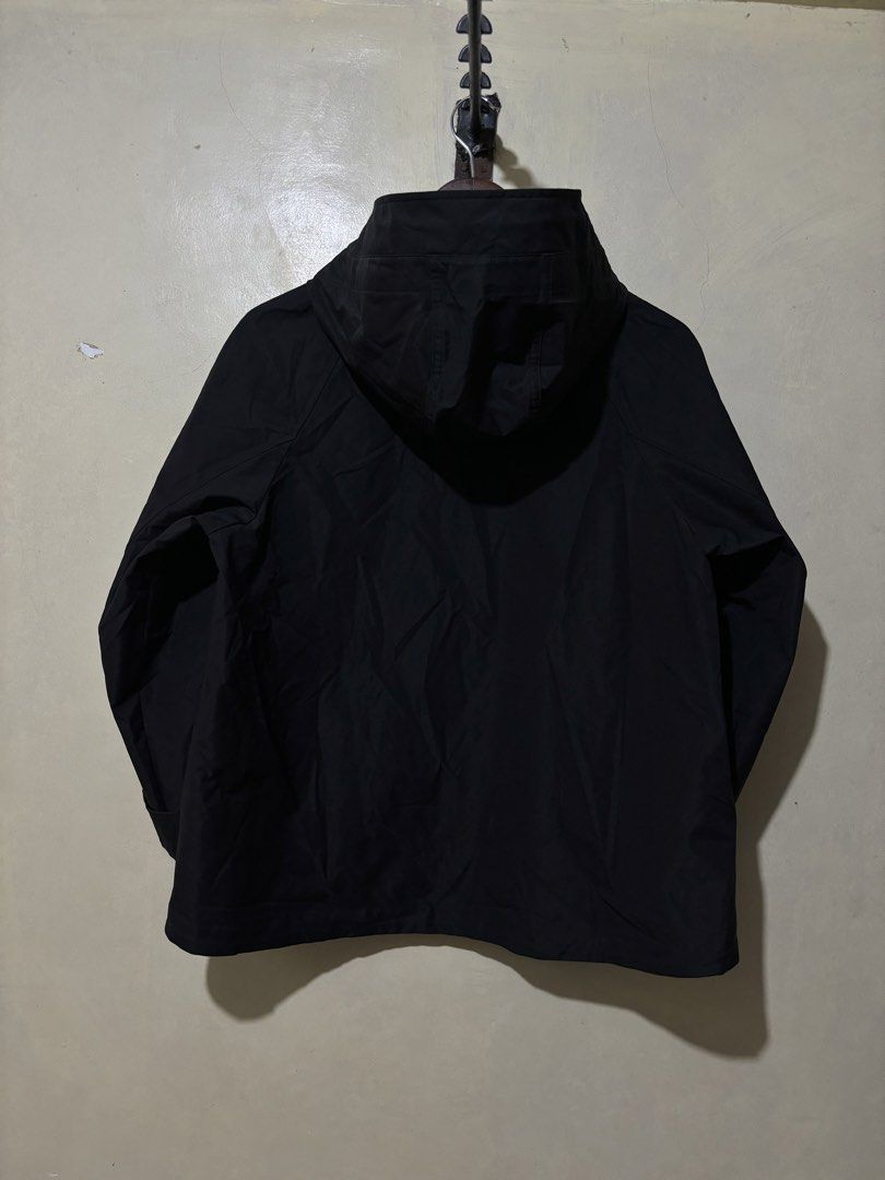 GU parka jacket (Category: Coats, Jackets and Outerwear) located in Taguig. Submitted by dcltrng. (Listing ID 1470079076, Image 3). Description: - Brand: GU - Color: Black - Size: Medium (M) Length 24 Width 21 Can pass as brand new No issue.