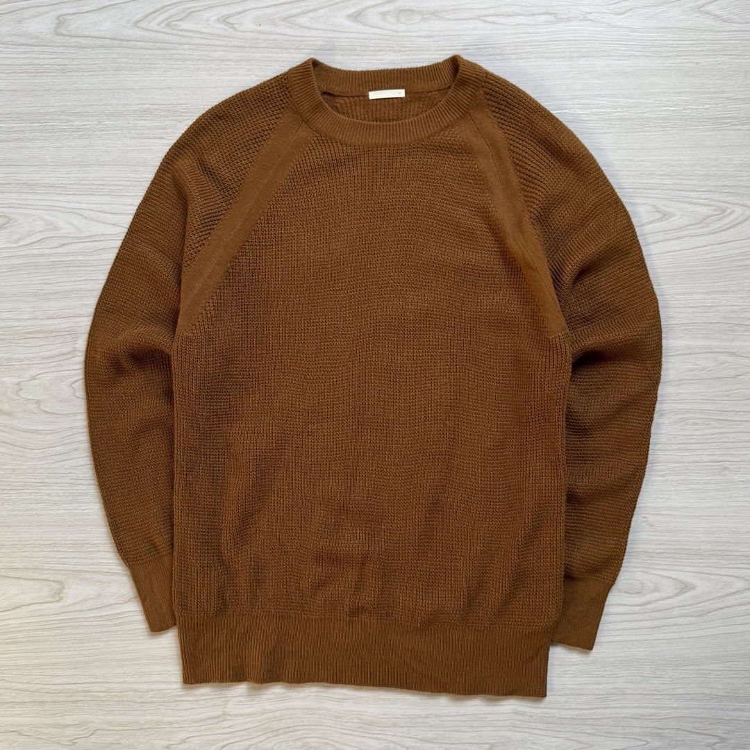 GU Raglan Crewneck Knit Sweater (Category: Tshirts & Polo Shirts ) located in Zamboanga. Submitted by rustic.rev (Listing ID 1470077687, Image 1). Description: GU Raglan Crewneck Knit Sweater In excellent condition Tagged: M Actual Measurements: Pit to pit: 19.5” Length: 28” Shoulders (Raglan): 17” estimate Sleeves length: 24” estimate.