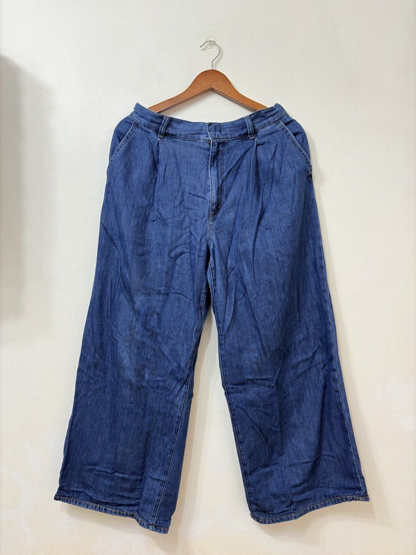 GU Soft Denim Pants (Category: Jeans) located in Mabalacat. Submitted by softlyworn.ph (Listing ID 1470060499, Image 1). Description: GU Waistline: 33-36 Height reference: 5’1.