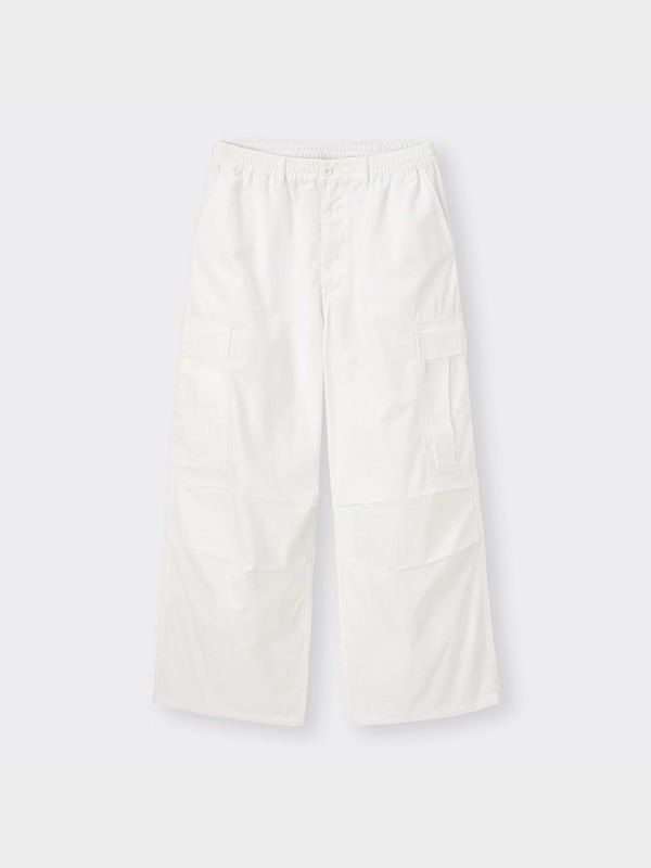 GU White Cargo Pants Size M (Category: Trousers) located in San Pablo. Submitted by allyourbrandedneeds (Listing ID 1470139403, Image 2). Description: - Brand/Model: GU Cargo Pants - Color: Clean White - Size: Medium (M) - Fit: Relaxed, wide-leg fit - Material: Cotton and polyester blend - Features: Multiple side pockets, elastic waistband at the back with button closure - Condition: Worn a few times, very good shape - Styling: Easy to pair with 