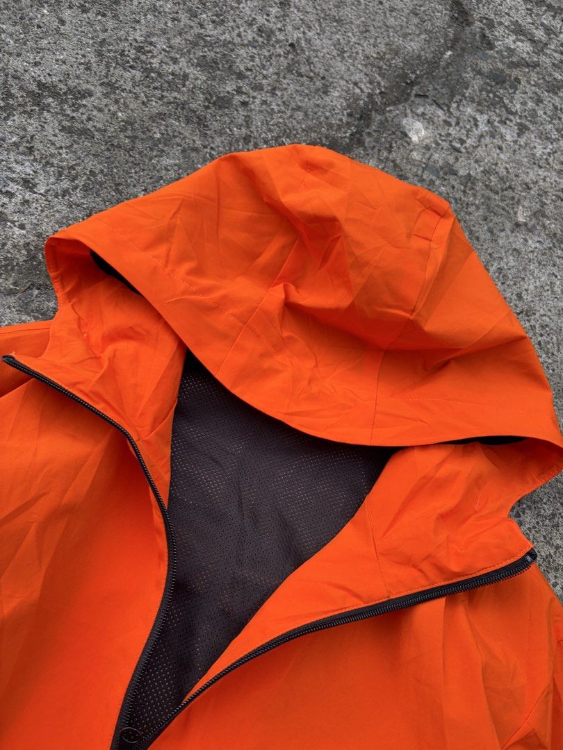 GU Windproof Shell Parka (Orange) (Category: Coats, Jackets and Outerwear) located in Quezon City. Submitted by crzyjnxl4rxnzhaul.jpgg (Listing ID 1470043562, Image 3). Description: -Size: XL -Width: 24 -Length: 26/28 -Condition: Good as new -Issue: None -Color rate: 10/10 -Location: Quezon City -MOP: Banks/Gcash (Payment first) Note: color may vary due to lighting, always manage your expectations..