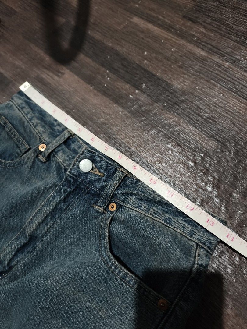 📍GU Women's Barrel Jeans (Category: Jeans) located in Antipolo. Submitted by simplehans (Listing ID 1470028663, Image 3). Description: ‎📍GU Women's Barrel Jeans ‎Size Small ‎Waist- 27 ‎Length- 39 ‎Leg Open- 8 ‎Excellent Condition ‎DIRECT MESSAGE IF INTERESTED.